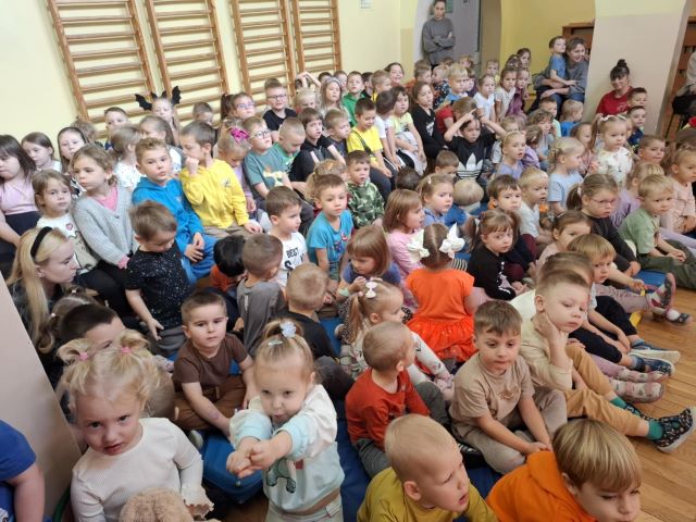 dzieci u pana pozytywki