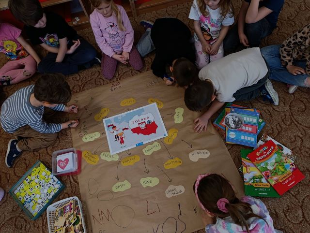 tulipanki plakat o polsce